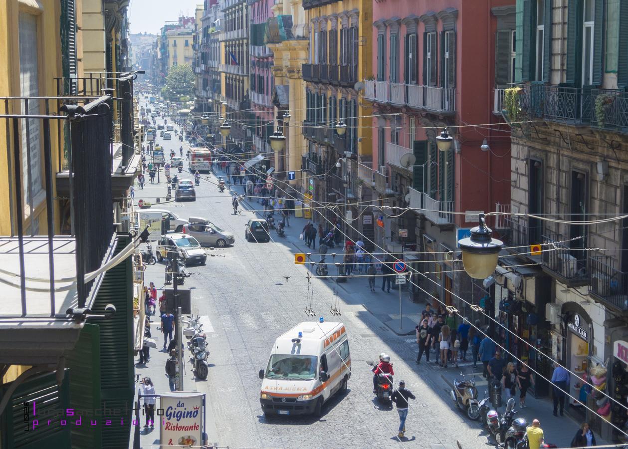 Casa Beatrice, Appartamento Nel Centro Di Napoli Наполи Екстериор снимка