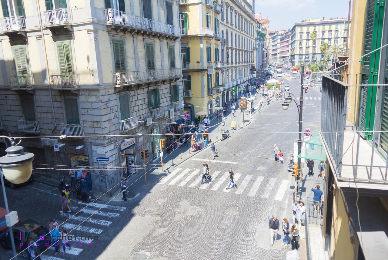 Casa Beatrice, Appartamento Nel Centro Di Napoli Наполи Екстериор снимка